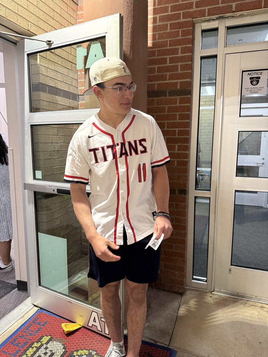 Centennial HS tweet media