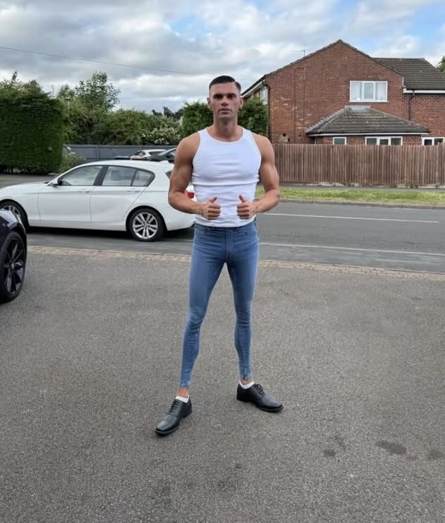 JosiahhMichael's tweet photo. @SunderlandAFC Ladies and gentlemen I have arrived. https://t.co/5z6heP4j76