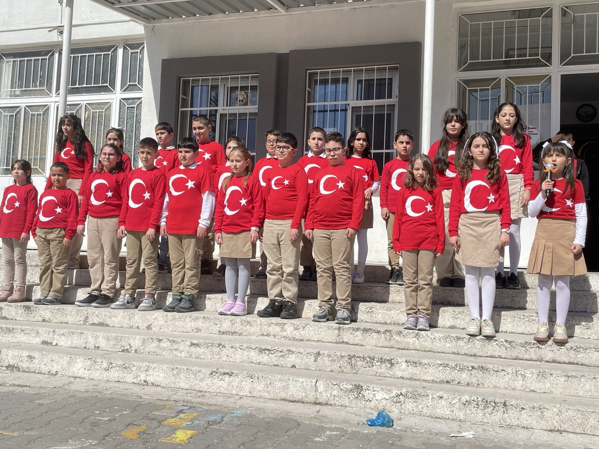 #istiklalmarşı #istiklalmarşı105yaşında istiklal marşımız 105 yaşında ..🇹🇷🇹🇷🇹🇷törenimiz …iyiki..çocuklar