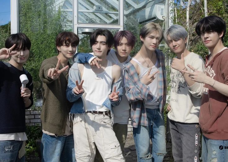 blue_raein's tweet photo. So far, your company has made us accept all of this 🥲. You're about to perfomance and suddenly change your lineup. No matter what, you need our support because we're all feeling this unending sadness.I look foward to your performance. Let's make beautiful memories
#ENHYPEN_HOME https://t.co/zY70yE9PzV