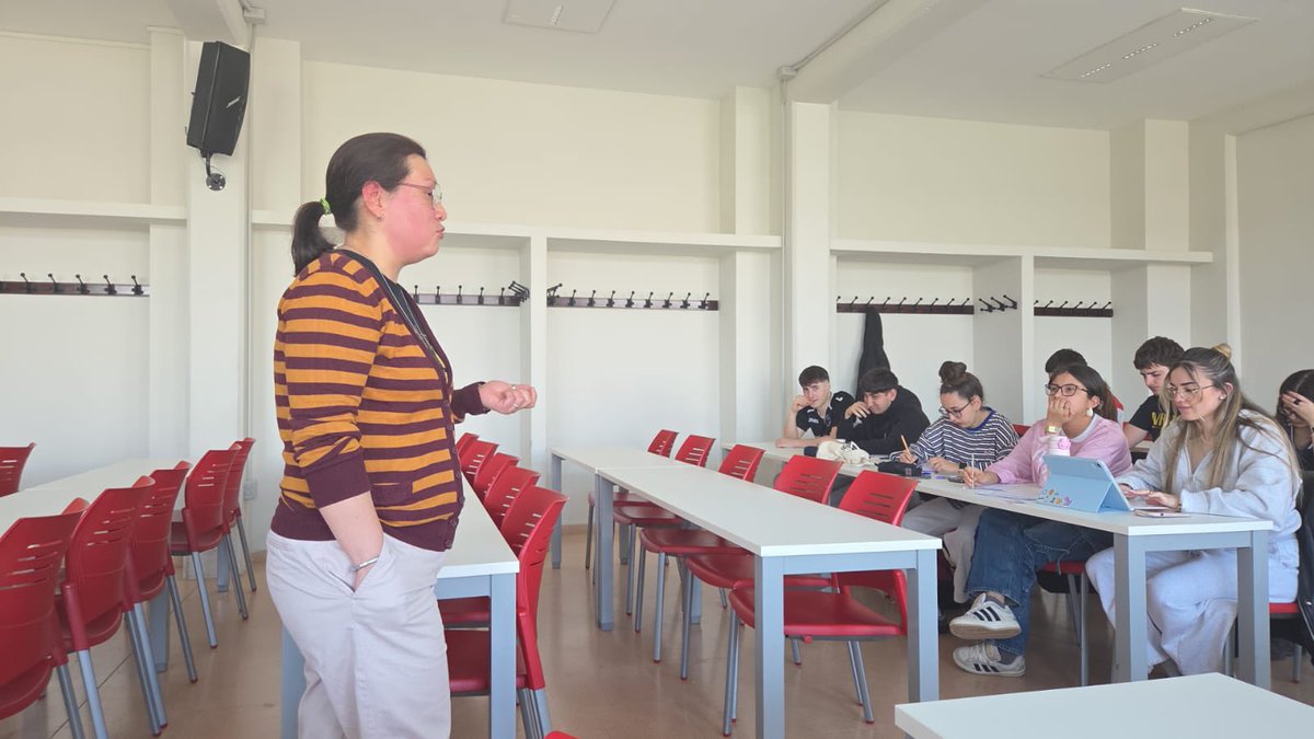 TSUnirioja's tweet photo. Hoy nos ha visitado Marcela Palacios de la @cONGDcar en la asignatura de trabajo social por ámbitos y sectores de primero de Trabajo Social https://t.co/YvaWD7K0iF