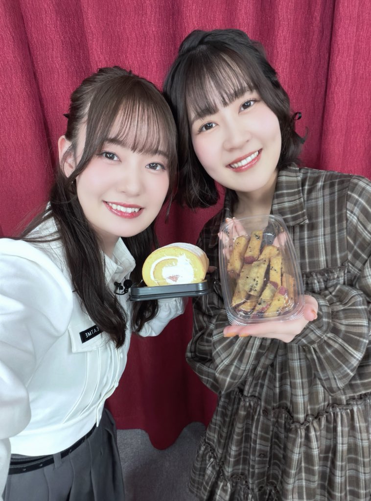 #ウラめしや川村 ご視聴いただきありがとうございましたー！✨️

こんなにも豪華なスイーツをいただけるなんて...チートデイでしたね☺️

あーりそも来てくれてありがとうねー！
大学芋食べれて良かったね💕︎また来てね〜！