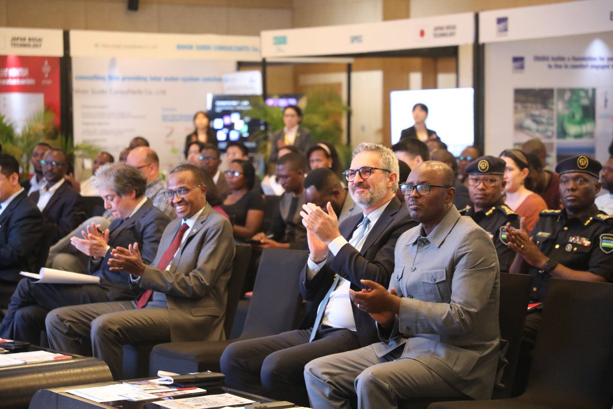 WFP_Rwanda_CD's tweet photo. At the #BOSAI exhibition today, I was inspired by innovative, proven technologies from Japanese companies advancing disaster risk reduction. @WFP is proud to continue working with GoR, @japaninrwanda &amp; partners to strengthen Rwanda’s DRM agenda and resilience to future shocks. https://t.co/HF7hHy0AQQ