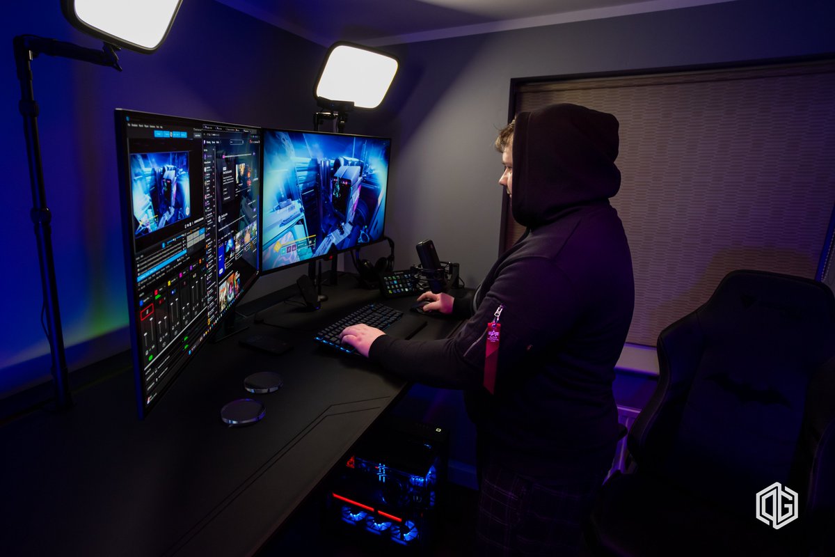 DarkGuardian🏳️‍🌈 tweet media