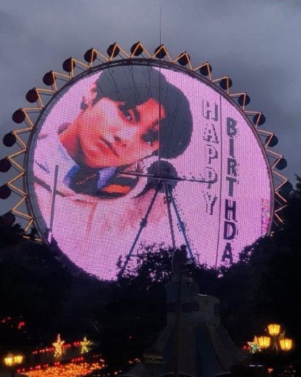 sh1208com's tweet photo. I don't exactly know if this is from Lotte World but our message for HEESEUNG to be added in a display ad as huge as this will give a lot of visibility literally even if you're from afar.

Is this possible to get? Can we add this to other protest plans we have? https://t.co/IU7ZKphGDj