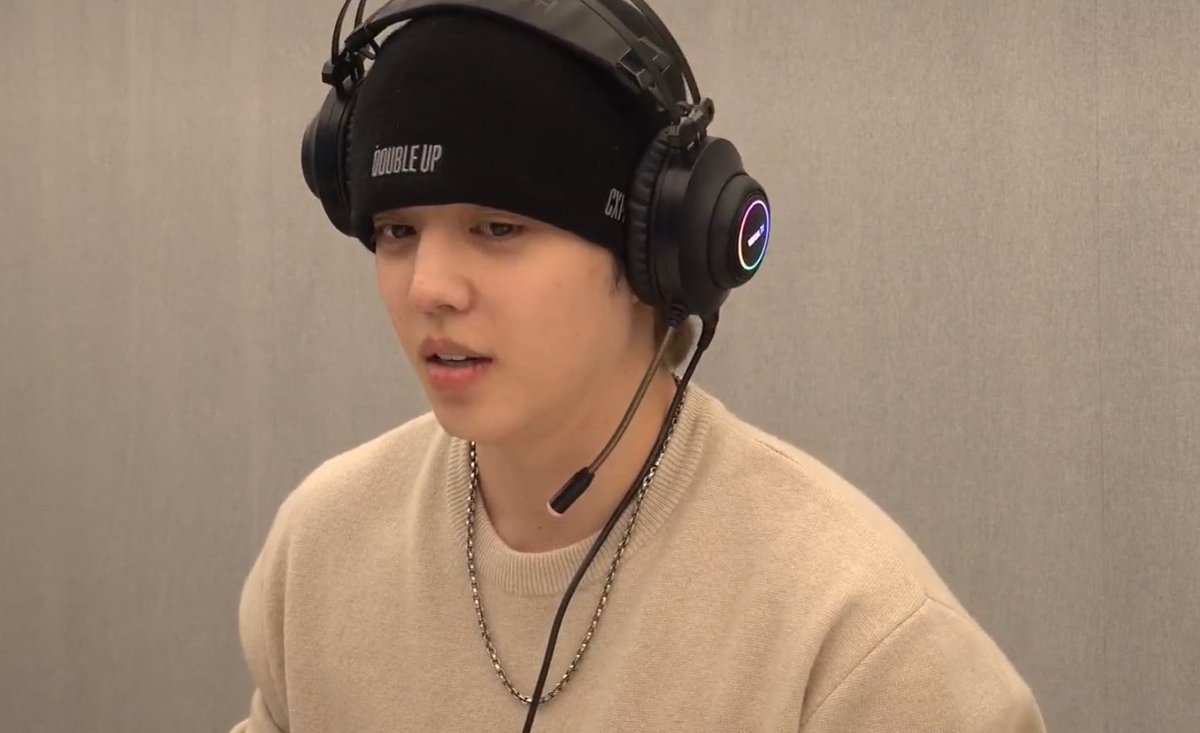 gamer scoups! couplay today 🍒🎮