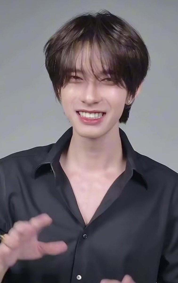 ym2whytoo's tweet photo. ลุคนี้อัยอ้วมหล่อมาก🥺🫶🏻

♡ ∵ ″ @ppoohkt ″ ∵*ﾟ
#ppoohkt ◡̈ https://t.co/DS4fG2et7j