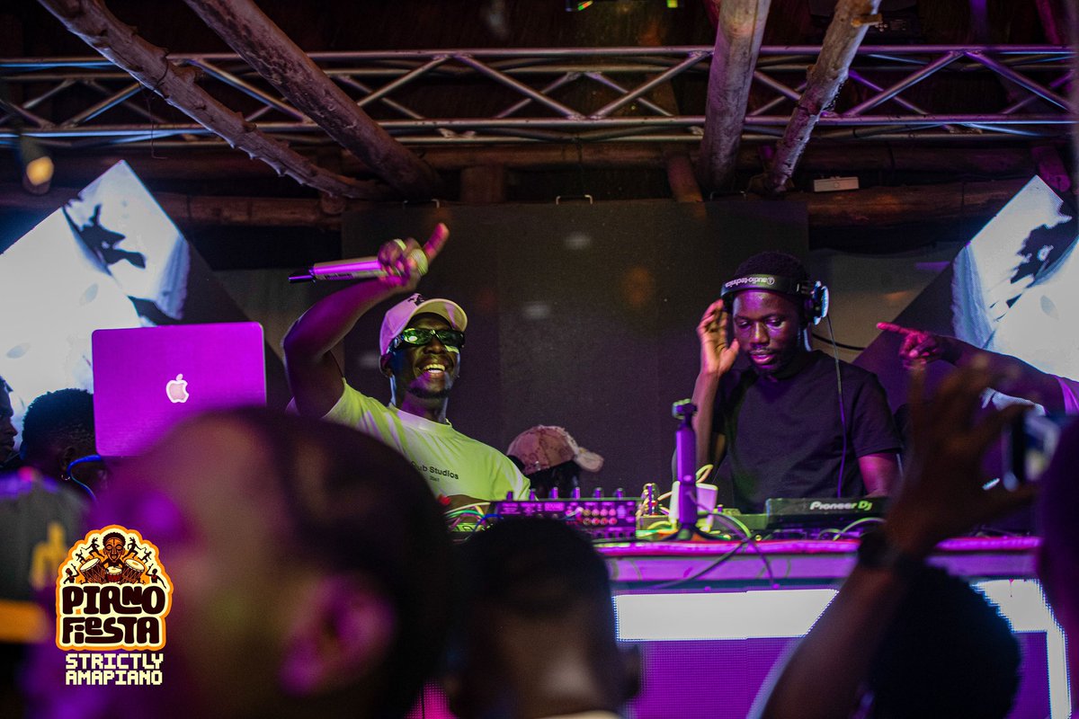awekobrianmusic's tweet photo. 14th Saturday: @WeAreWan_1 
13-15th March: Mutima Beach 
17th March: Kakaaba Aweko Brian Remix drops 

We Are Wan ticket 👇🏿👇🏿👇🏿
https://t.co/903tCO9b8A https://t.co/HCsSaTvsJf