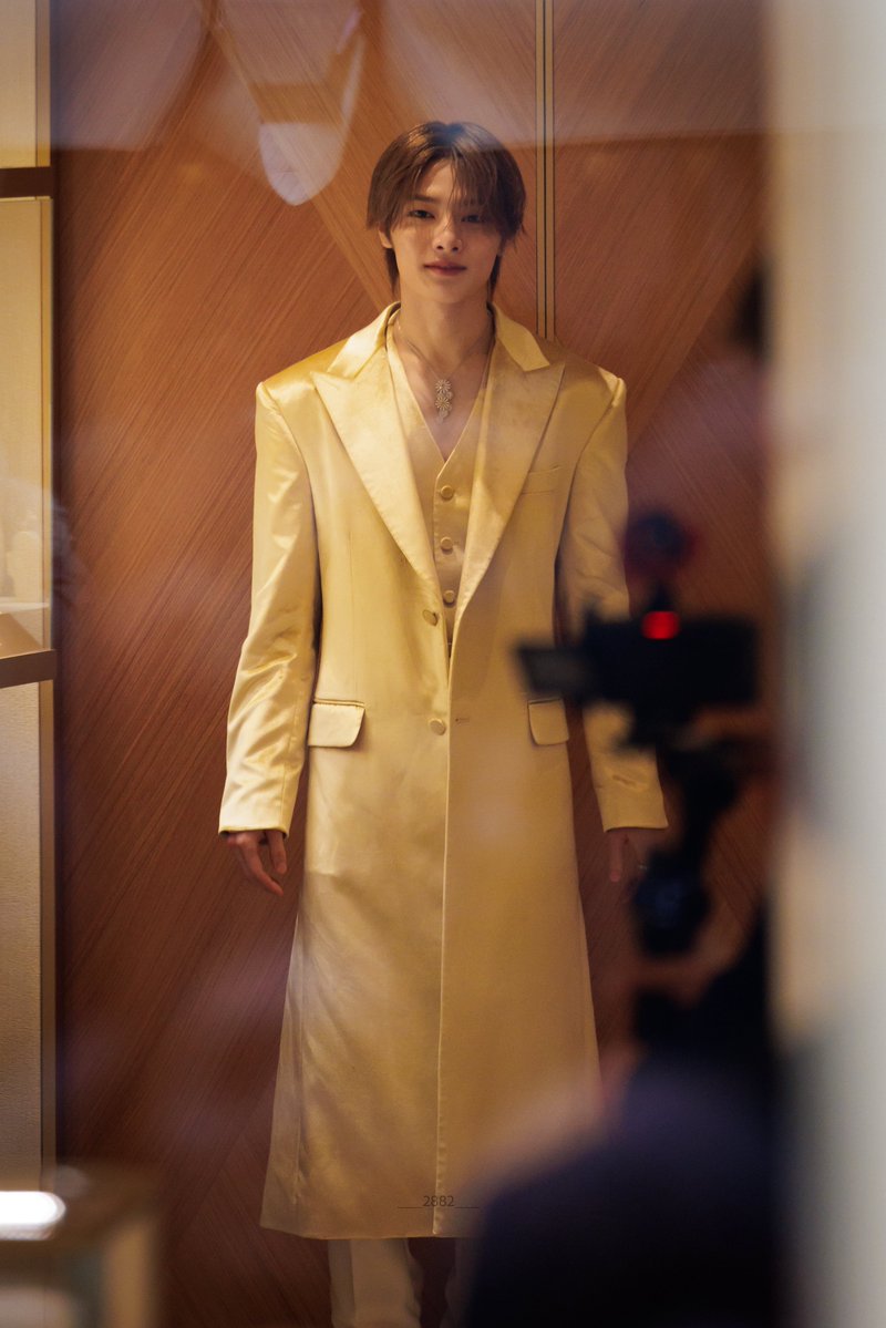 ___2882___ tweet media