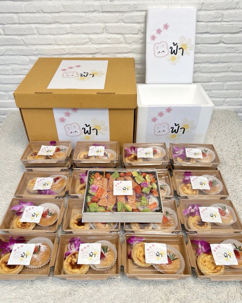 kringklong's tweet image. Big thanks to the fans of K. Tee for supporting and trusting us with this food support order. 🛵🍹✌🏻
#lovelikeabike
#TEeThanapon

☎️ Tel. 095-1244644
📱 Line. @Kringklong64
#foodsupport #kringklongfoodbox