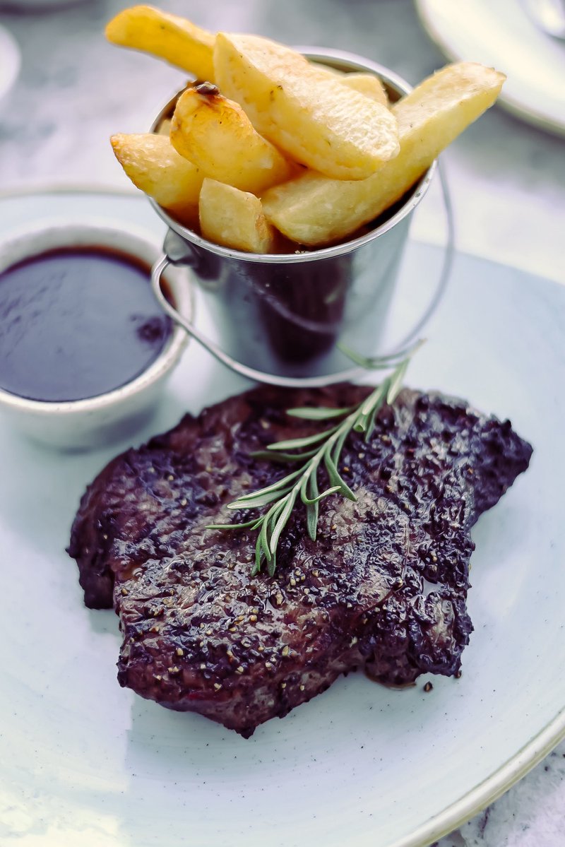 Indulge in the refined flavor of our Picanha 350gram steak served with a side of your choice.

#belthazar #belthazarcapetown #steak #steaklover