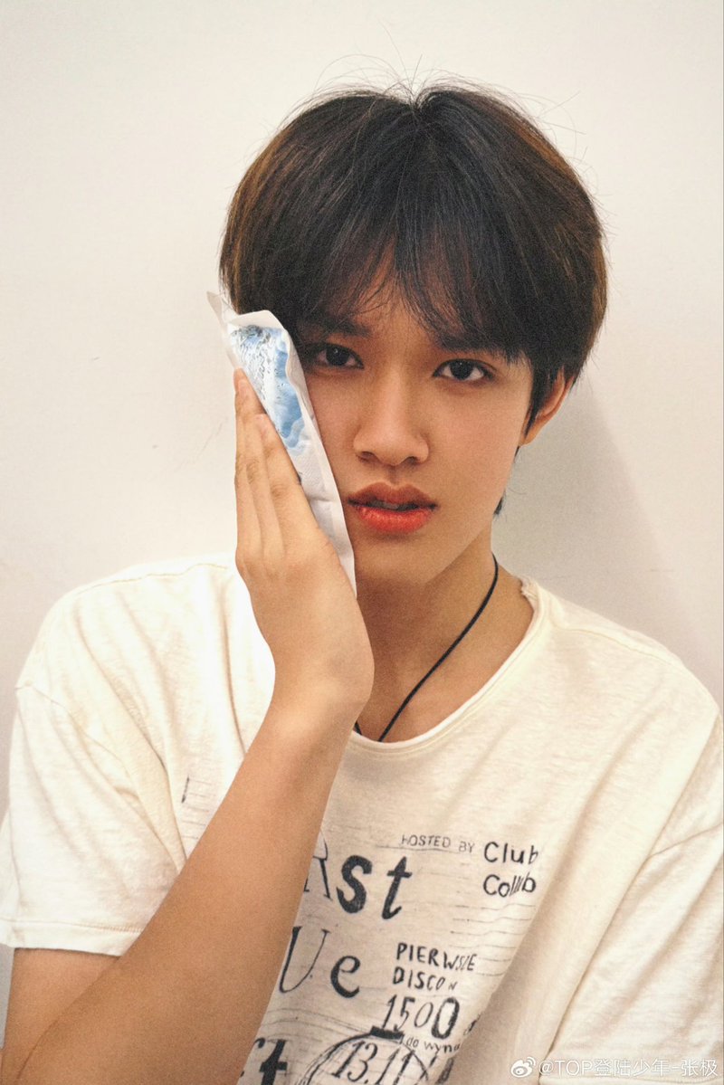 j_Ixfvxlt's tweet image. 好痛哇！！！！！！！！

#TOP登陆少年 #TransfOrmProject
#张极 #จางจี๋ #ZhangJi