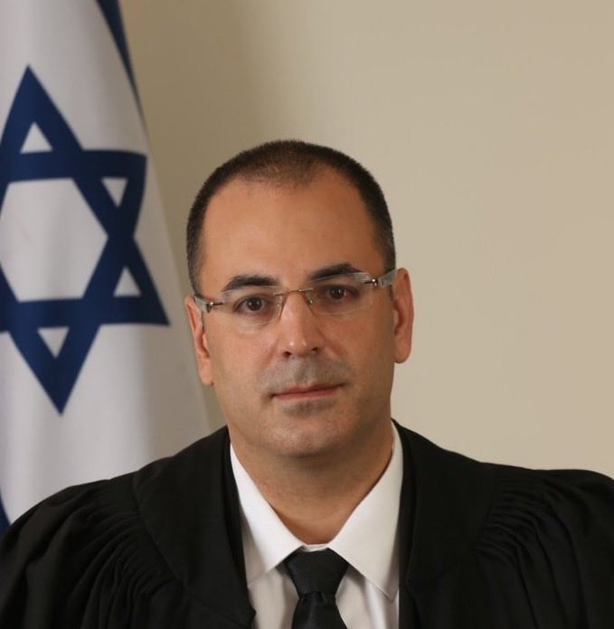 عاجل: 🇮🇱 

القاضي بيني ساجي، الذي ترأس قضية فساد بنيامين نتنياهو، تم العثور عليه ميتًا في حادث غامض ،