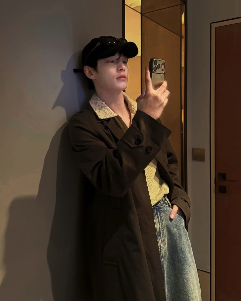 顾, Kaevan. tweet media