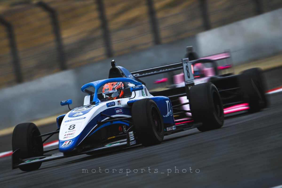 wing.photo tweet media