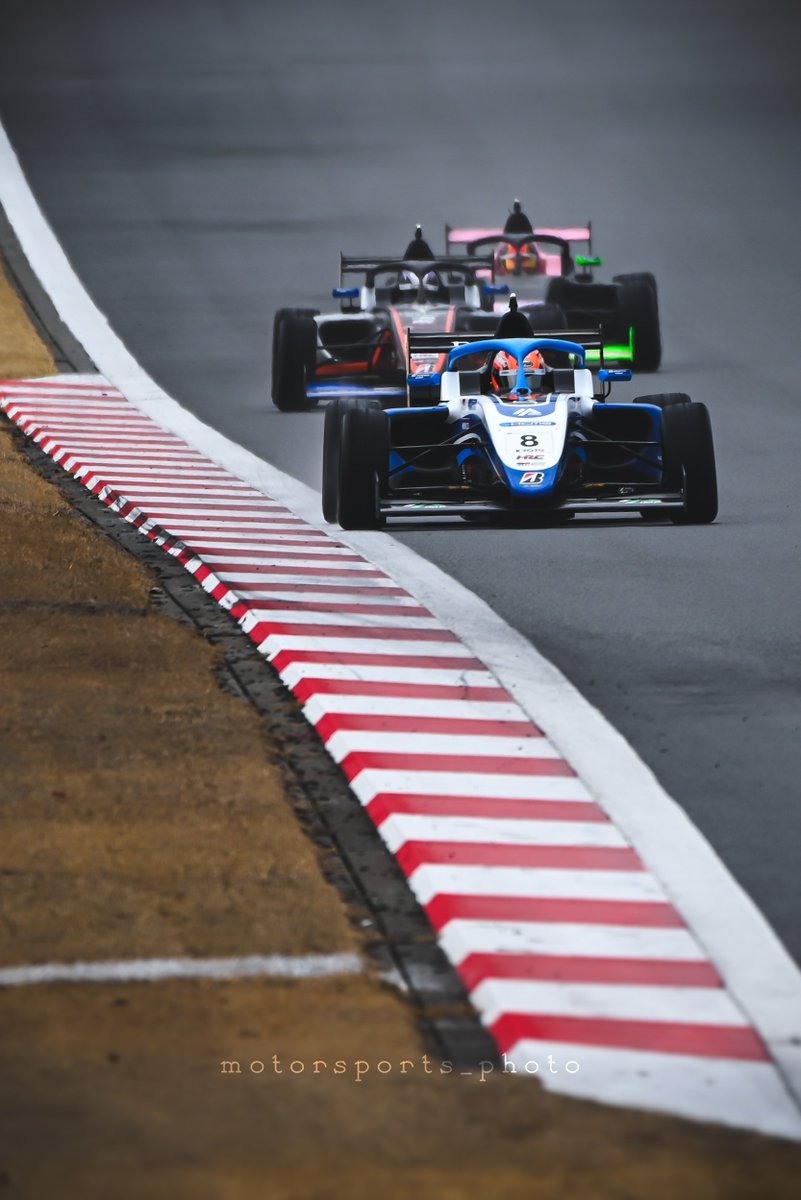 wing.photo tweet media