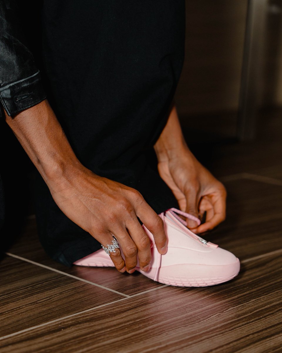 Converse tweet media