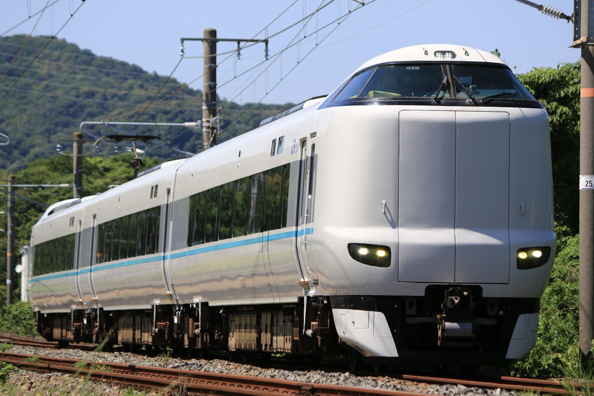 st_28379's tweet photo. 新型車とか言ってたのに気がつけば15年周年ですか...
時間が経つのは早いですね

287系はバランスの取れた良い車

 #287系デビュー15周年 https://t.co/HzZPNh0lIL