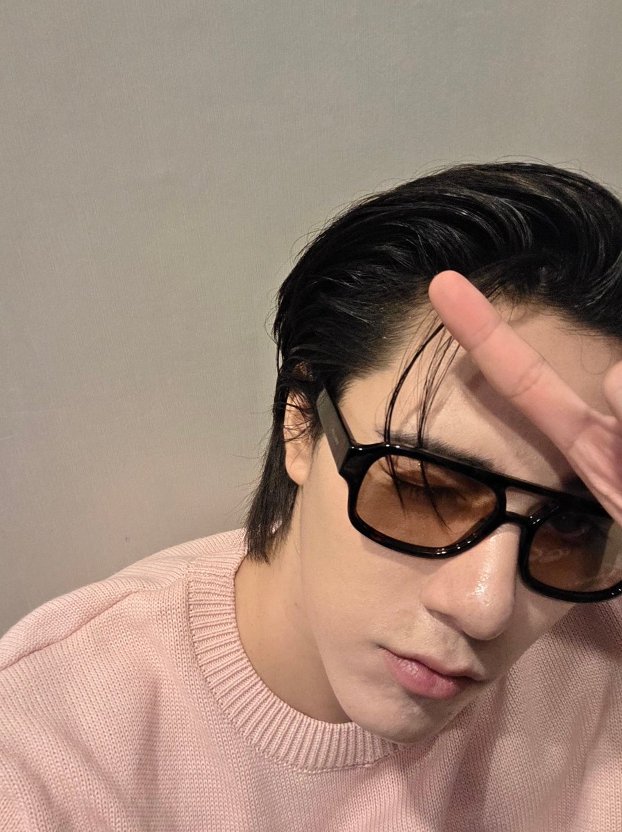 วันนีขอบคุณทุกคนที่มาให้พลัง นานิ วันนี้ด้วยนะครับและทีมหน้าจอสี่เหลี่ยมนะครับดีใจมากเลยที่ได้มาเจอทุกคนแบบนี้ดีใจมากจริงๆนะครับจริงๆขอบคุณน้า กลับบ้านพักผ่อนดีๆกินข้าวเยอะๆให้เราได้มาเจอกันอีกนะครับวันนี้ แบดมั้ย แบดครับพี่ เจอกันอีกครับ 🙏🏻🫶😎🥹🤍

NANI WITH LENSKART SUMMER