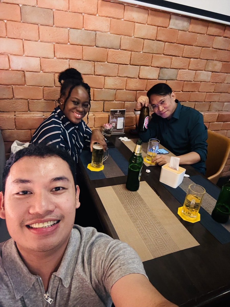 hanriver's tweet photo. Contract Renewal Party 🥳🥳🥳🍻🍻🍻 https://t.co/RAspTA9C9I