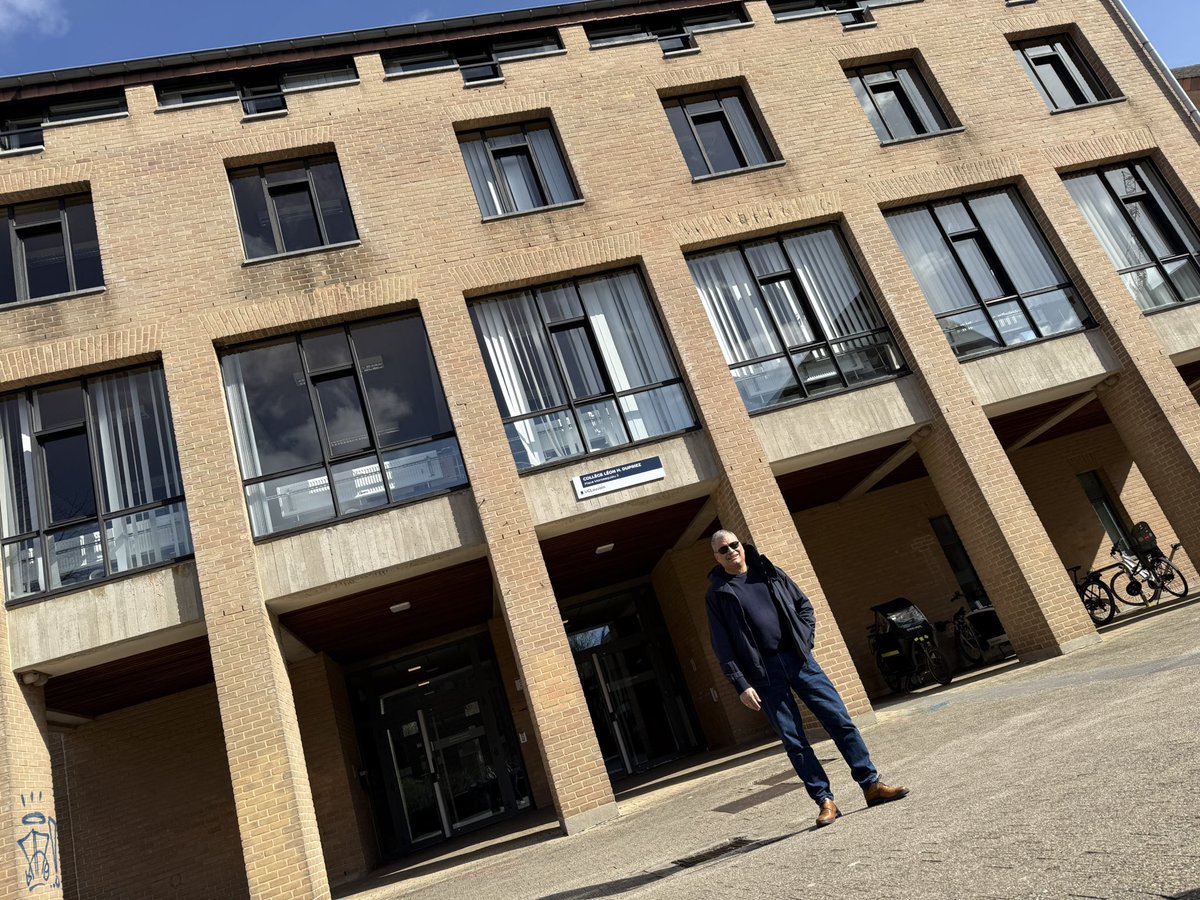 Visitando mi facultad, en la universidad de Lovaina la Nueva.