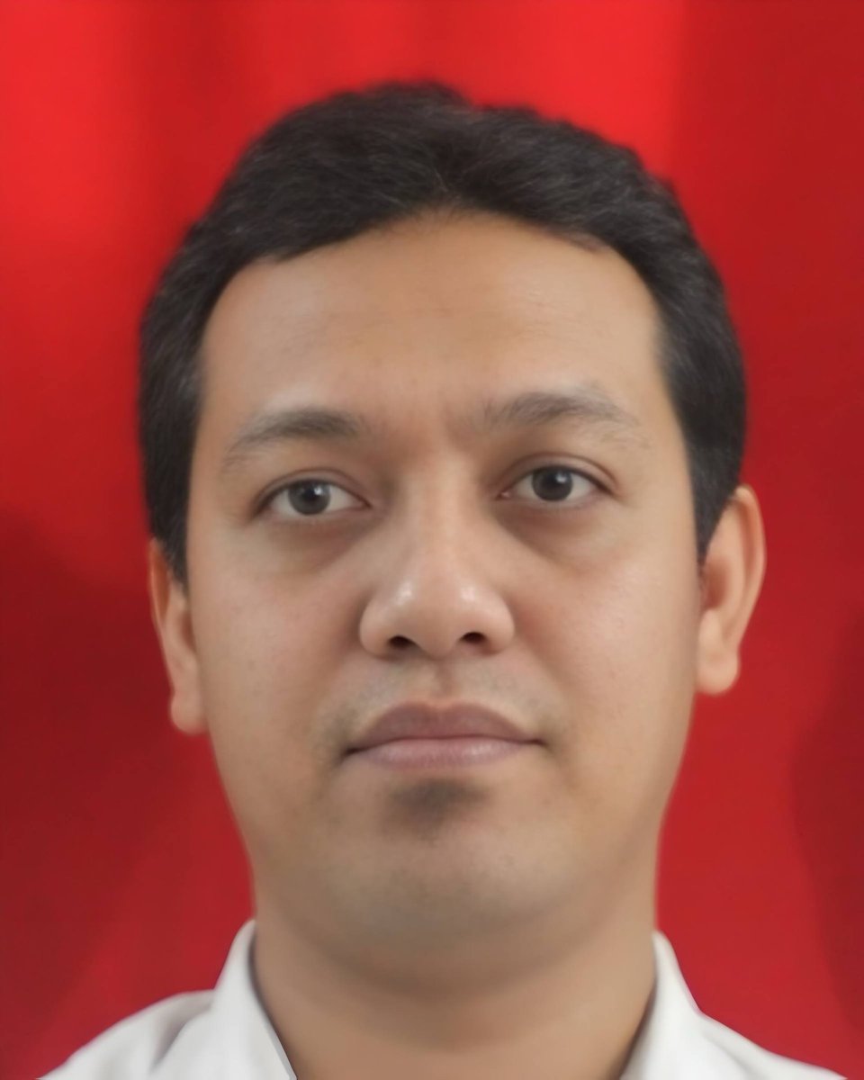 Rizky Fisa Abadi mantan Kasubdit Perizinan, Akreditasi, dan Bina Penyelenggaraan Haji Khusus pada Direktorat Bina Umroh dan Haji Khusus.
RFA ini yang ngurusi semua yang berkaitan dengan haji khusus.
Sudah pernah dipanggil KPK, bahkan asetnya sudah disita, tapi sampai sekarang RFA