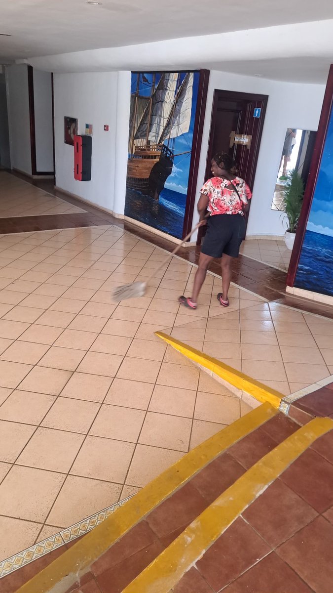 Continúan las acciones de limpieza y reparación en nuestro #brisasdelcaribe. Queremos que cada visita sea segura, fresca y acogedora. 💙
#cubanacanhoteles
#cubanacanvaradero