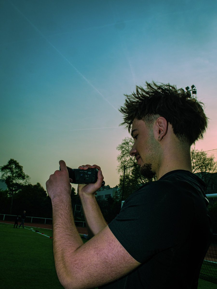 hustle hard 💚 tweet media