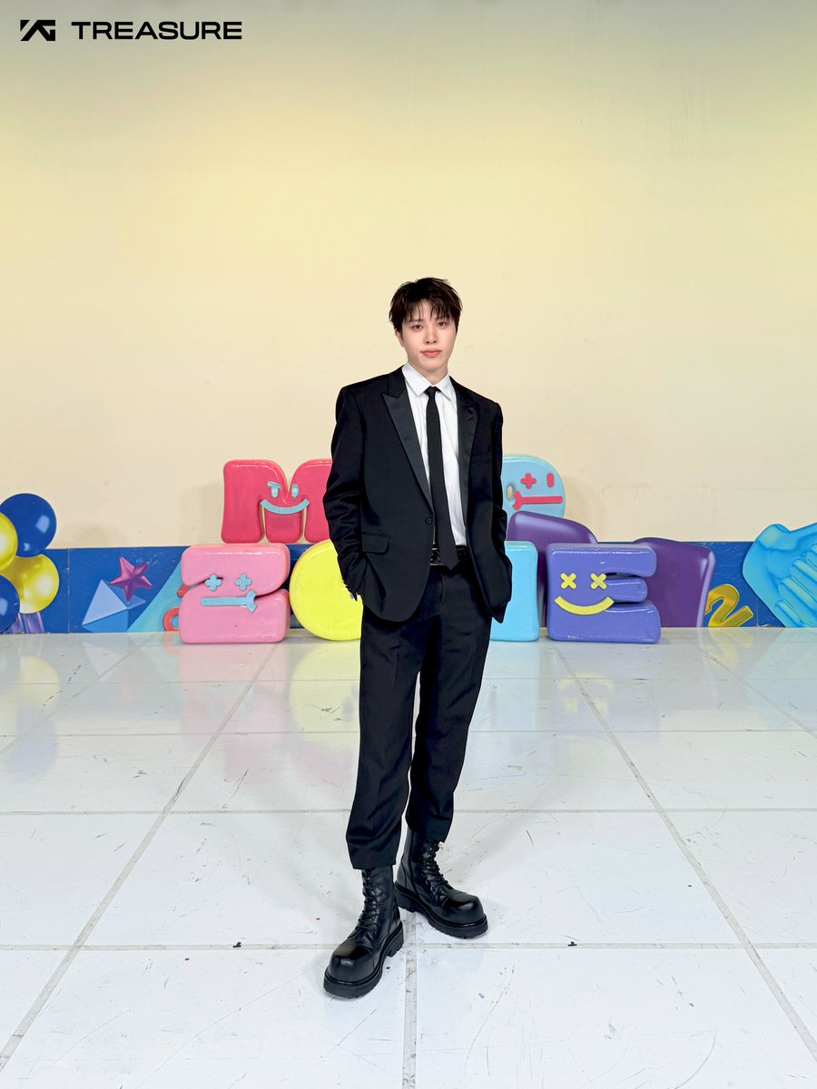 [#HI_TREASUREMAKER 💎📸]

🗓️260312

MC 정환🕶️ 트메 맘을 훔치는 미션 완벽 성공 💯
트메 여러분 앞으로 잘 부탁드립니다 😎

기특한 정환이는 오늘 두쫀쿠 218개 먹기 🧆( '༥' 🥢)

#TREASURE #트레저 #SOJUNGHWAN #소정환 #MCOUNTDOWN #엠카운트다운