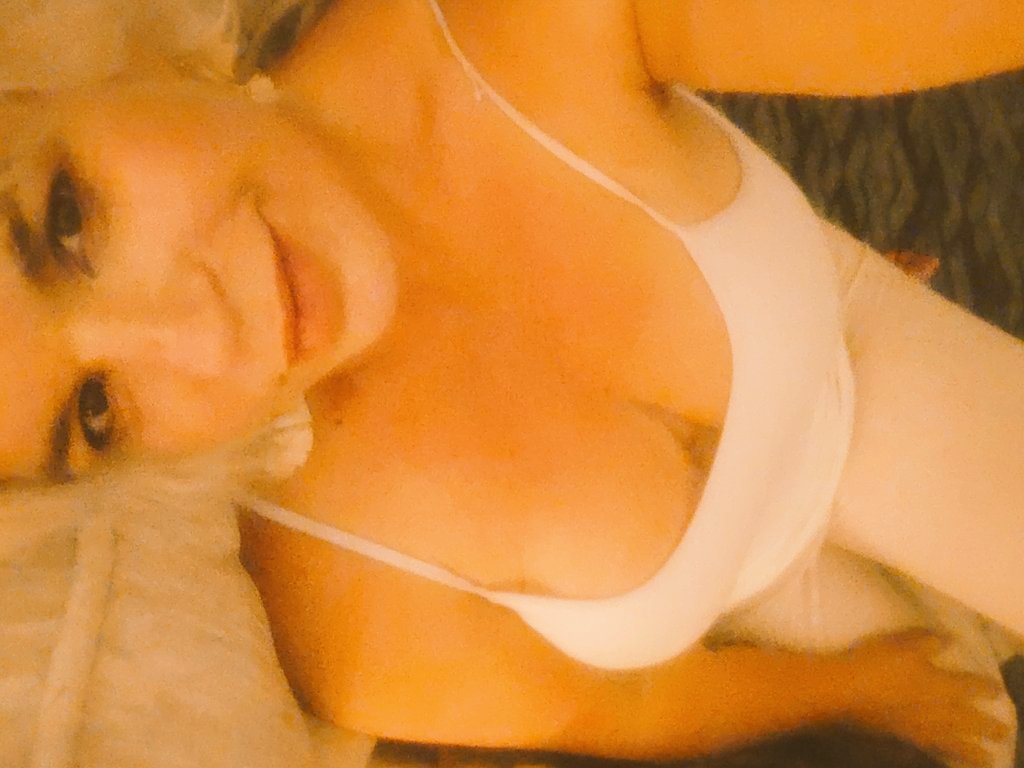 Sexy Sweet tweet media