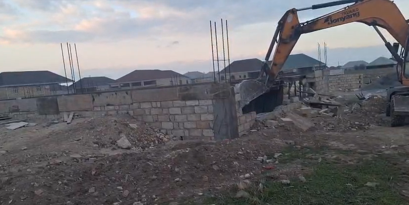 Gəncədə daha bir neçə qanunsuz tikintinin qarşısı alınıb

Daha ətraflı:
shorturl.at/ZnyEj