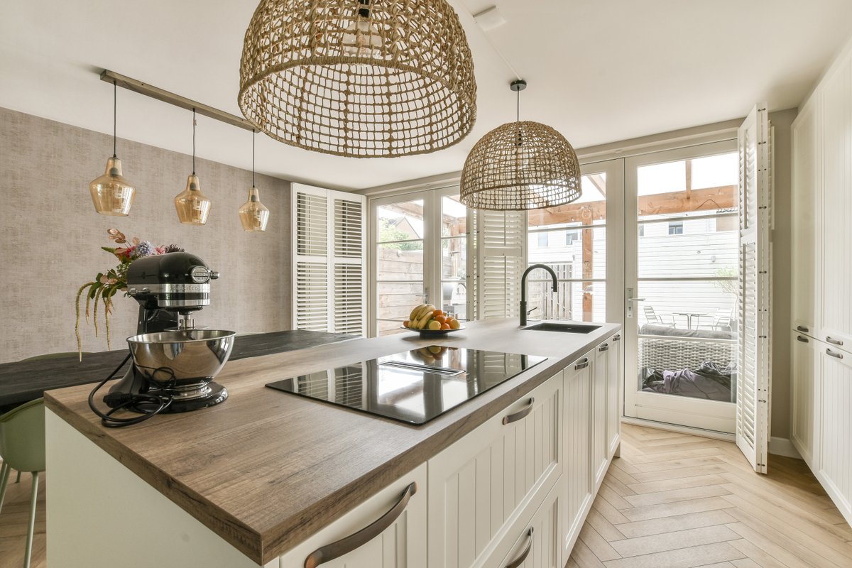 tomwillsell's tweet image. Organization and layout are crucial in any kitchen design. Here are 10 mistakes to avoid and tips for a practical, stylish space. 😉

#Kitchen #KitchenDesign #designtips #designhacks
 LocalInfoForYou.com/315742/mistake…