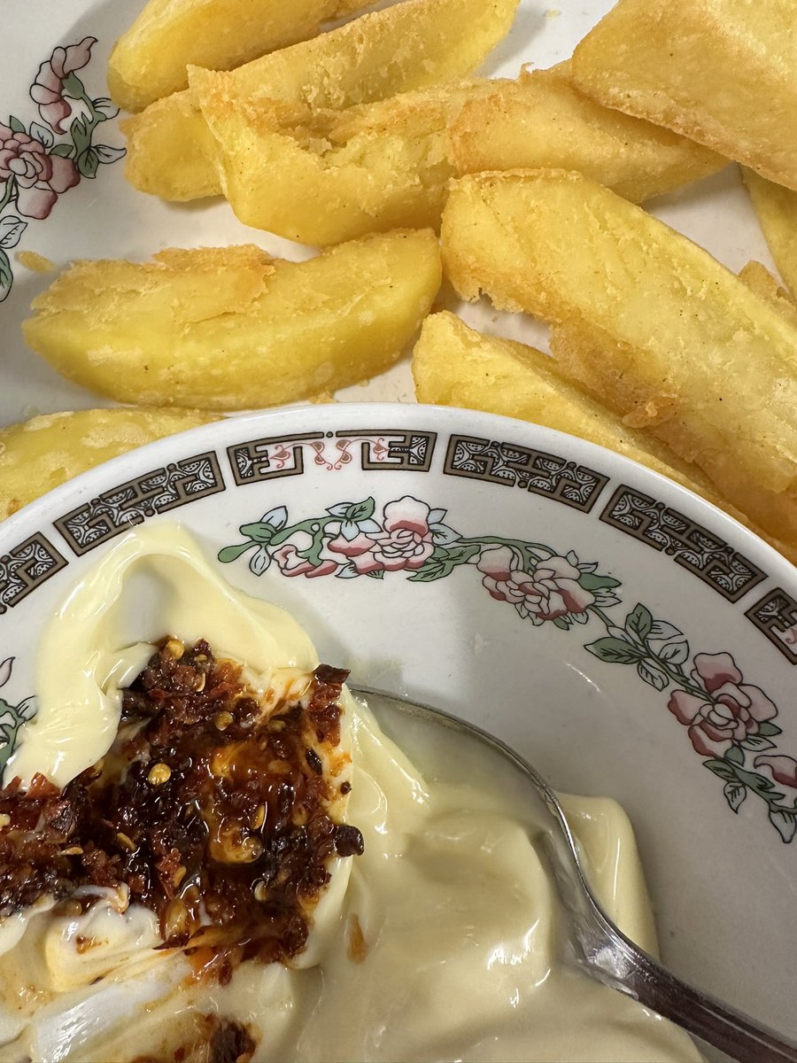 Twei Lim Lou tweet media