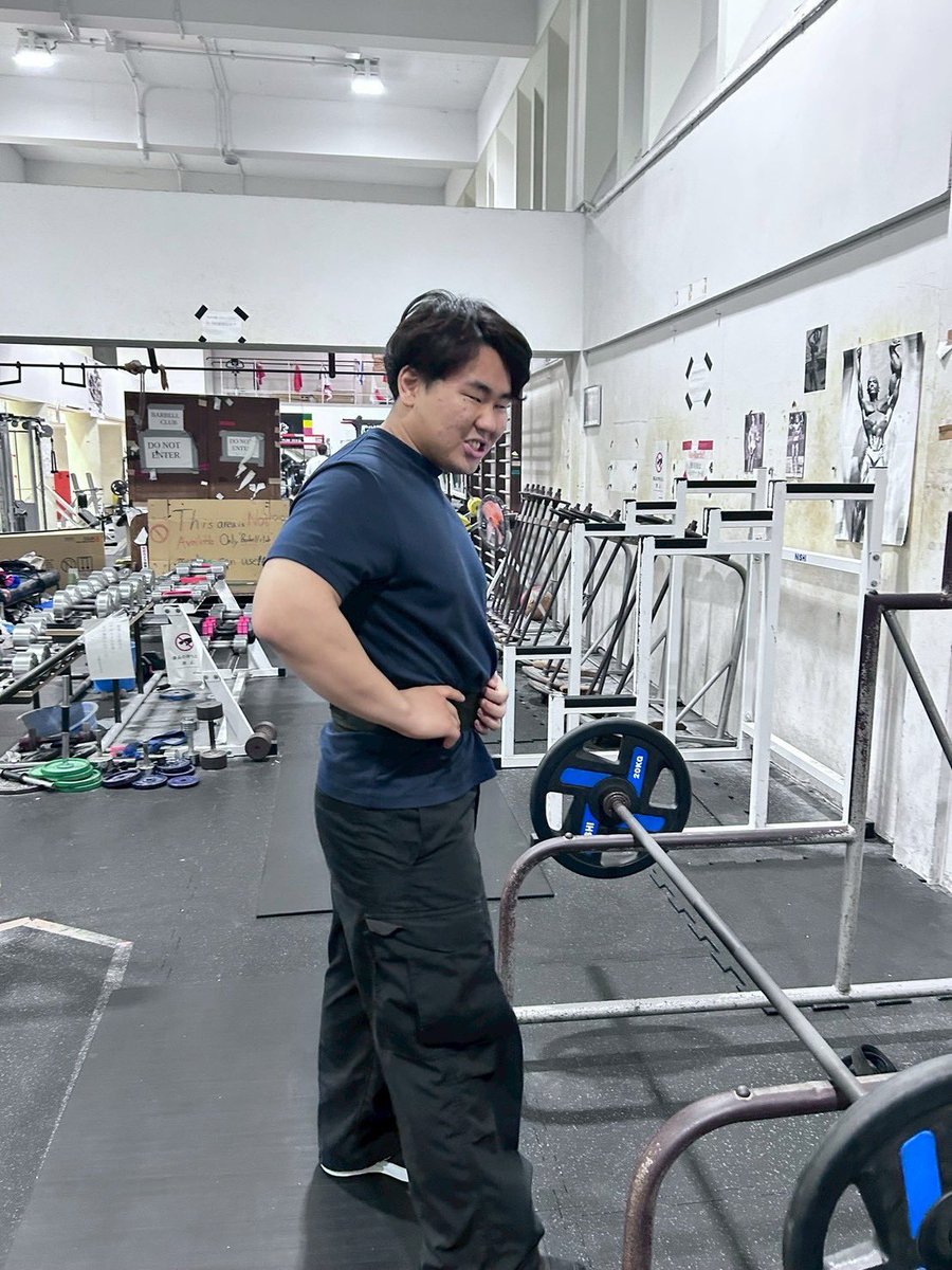 kujc2024's tweet photo. 新3回生 妹尾 淳伸
工•物工
京大柔道部1のナイスガイ。
練習に欠かさず参加するストイックな真面目さと、不意にボケを放つユーモアを兼ね備えた逸材。(たまに盛大に滑るのも彼のご愛嬌）
趣味は食べること。何でも美味しいと言って食べるため、味覚を疑われている。
#京大 #春から京大柔道部 https://t.co/Vc3vmnTE2d