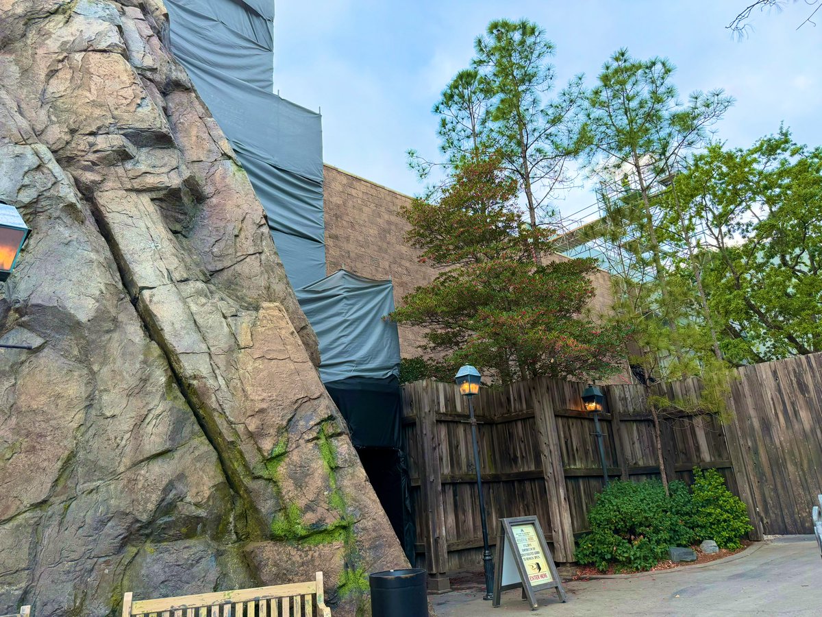 Zombie Chris tweet media