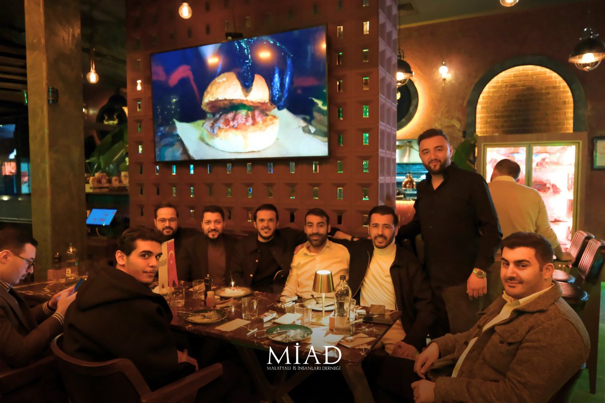 gencmiad's tweet photo. Sahibi olduğu Jaa Jaa Steak &amp; Burger Maslak 1453'te ev sahipliği yapan ve bizleri en iyi şekilde ağırlayan değerli Kurul Üyemiz Sayın Ömer ŞAHİN'e nazik misafirperverliği için teşekkür ederiz.

#GencMİAD #Gencİftar #Ramazan #MİADS https://t.co/wB2RHuJXaA