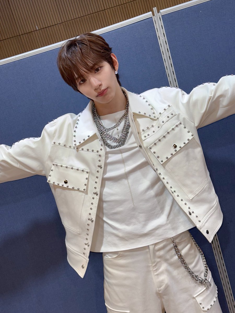 TUNEXX_official's tweet photo. 🪽

#TUNEXX #튜넥스
#Sungjun #성준
#SET_BY_US_ONLY
#내가_살아있다는_증거 https://t.co/LW8dATyT6I