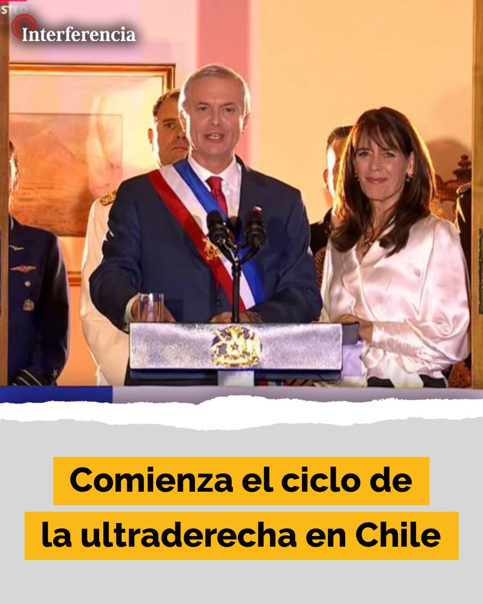 InterferenciaCL's tweet photo. José Antonio Kast llegó a La Moneda en tono impugnador, firmando decretos para distintos ministerios y anunciando detalles de la auditoría total que pretende realizar al gobierno de Gabriel Boric. 👇
https://t.co/vnH8LJ7CyY https://t.co/2zMp2h7HOj