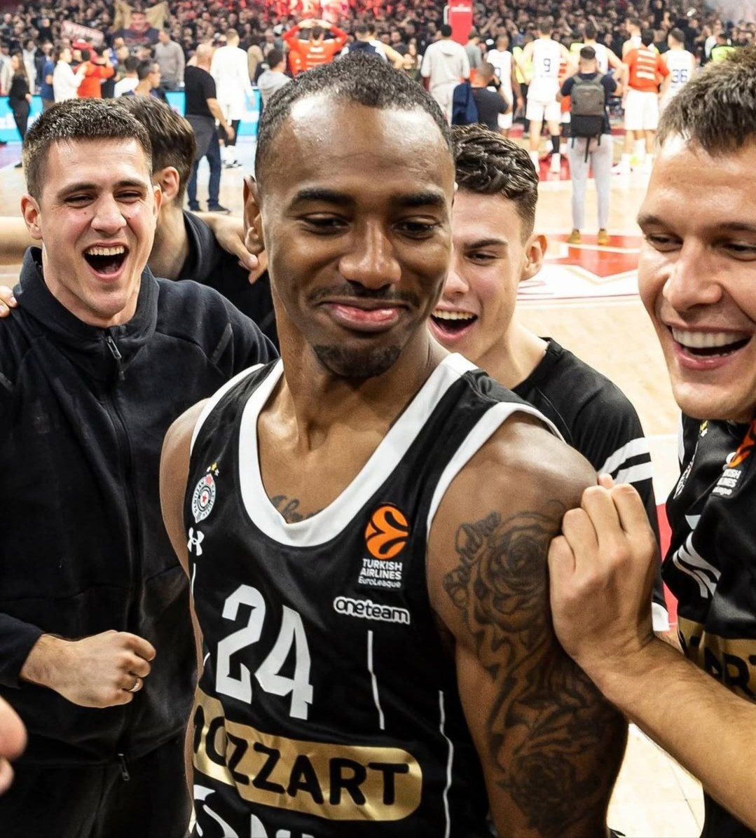 SnikpeGrobar's tweet photo. "Definitivno sam želeo da pobedim zvezdu. Ne zbog veze sa Partizanom, već jednostavno zato što želim da pobedim zvezdu."

- Ajzea Majk https://t.co/v5GEMFhSXd