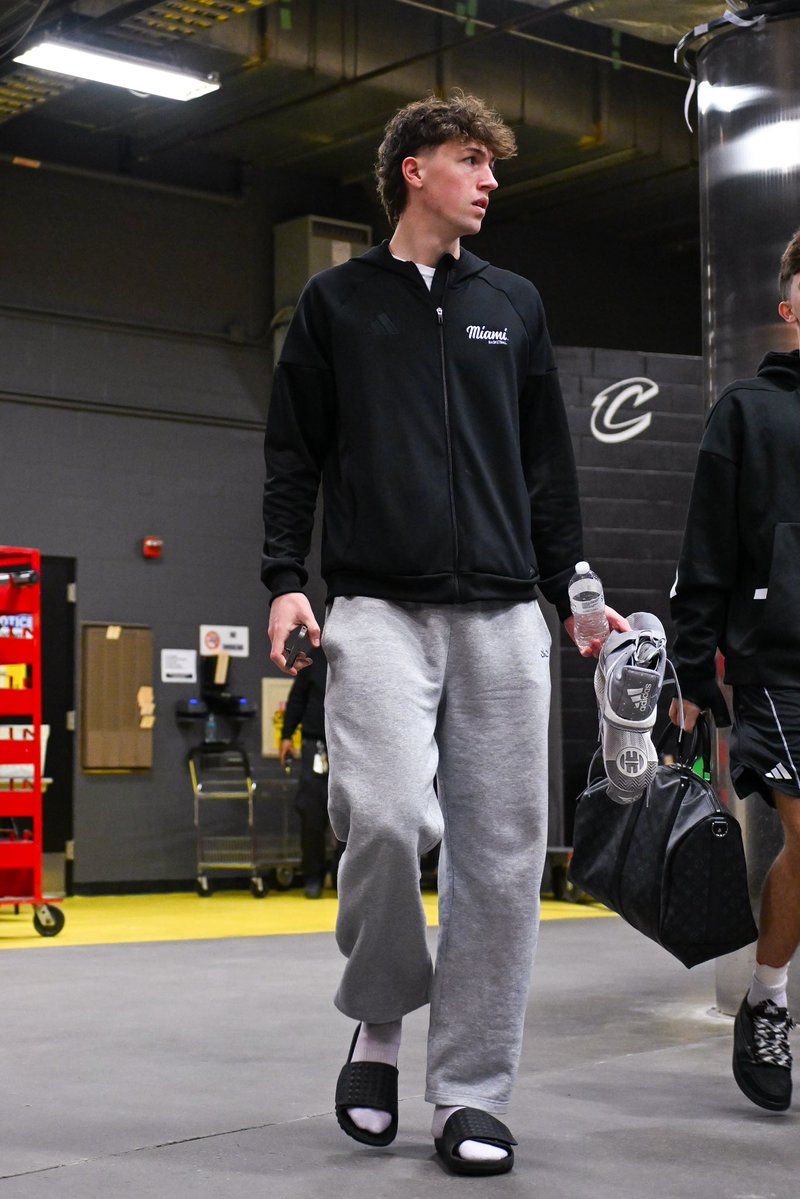 MiamiOH_BBall's tweet image. The ‘Hawks are in the building📍

#UnFinishedBusiness || #MiamiMindset || #RiseUpRedHawks