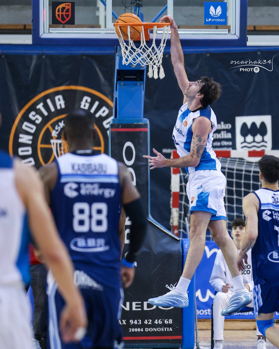 Oscar Araujo tweet media