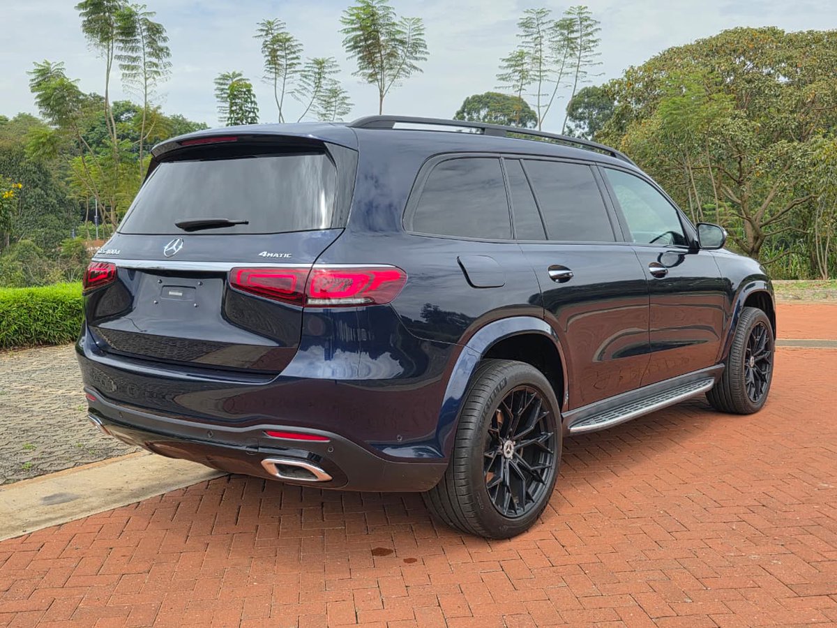 2022 Mercedes-Benz GLS400d 4MATIC
3000cc Diesel 
Inline-6 engine
Turbocharged 
4Matic AWD 
9-speed Automatic 
9G-Tronic Gearbox 
22-inch wheels
AMG Bodystyling
Panoramic sunroof 
Airmatic suspension 
Active Parking assist ......