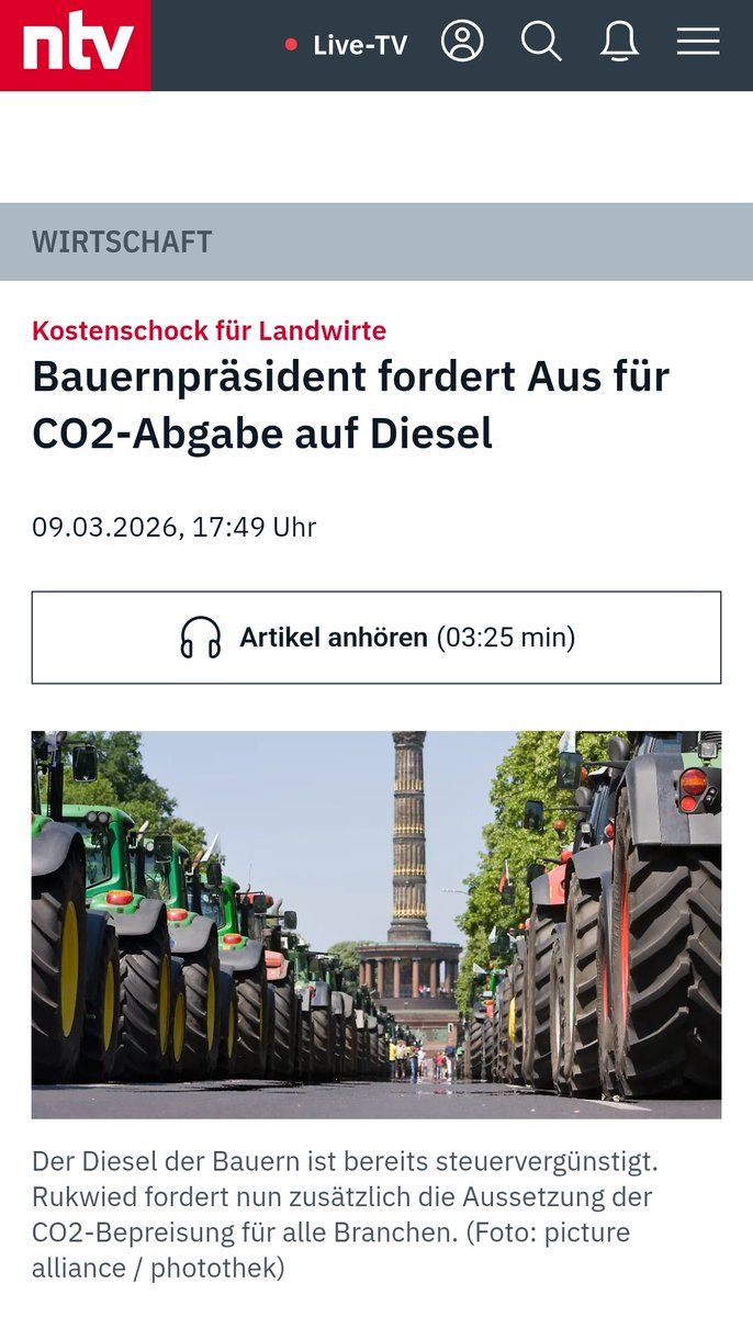 Ernstgemeinte Fragen an den Präsidenten des 
"Bauernverbandes":

Warum sieht man in Zeiten von Diesel- und Sprit-Wucherpreisen eigentlich keine Traktoren vor den Zentralen der Ölkonzerne, Herr <a href="/JRukwied/">Joachim Rukwied</a>? 🤔

n-tv.de/wirtschaft/Bau…