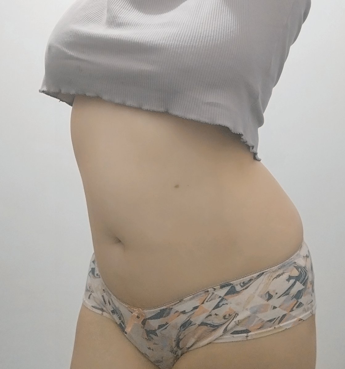 friend8girl's tweet photo. Hola, Cariño 🍑😘
💦🍒 ¿Qué esperas para #FollowMe en #Onlyfans y ver todos mis videos HOT?  💦🍒

https://t.co/vQHuNR952V 🍑😘

#NoviaVirtual #VirtualGirlFriend #SenosSexys #PechosEnormes #BubisGrandes #NalgasSexys #NalgasParadas https://t.co/riCTtjePxx