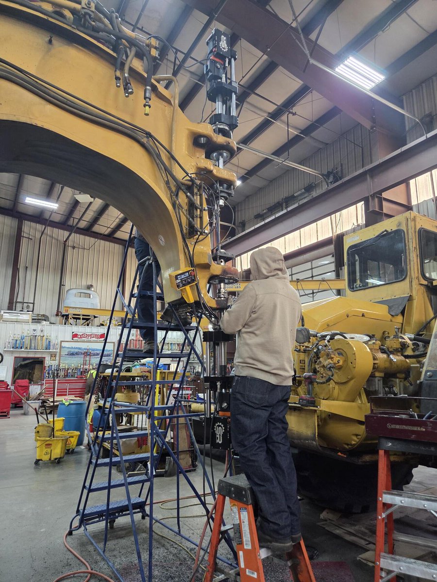 spr_tool's tweet photo. Two SPR 4-14 S2 Line Boring Machines with facing tools restoring bores on heavy construction equipment. Give our team a call to learn more about the S2 and our full line of line boring solutions.
#Superior #SPR #portablemachining #onsitemachining #lineboring #heavyequipmentrepair https://t.co/RnLAYdZOgL