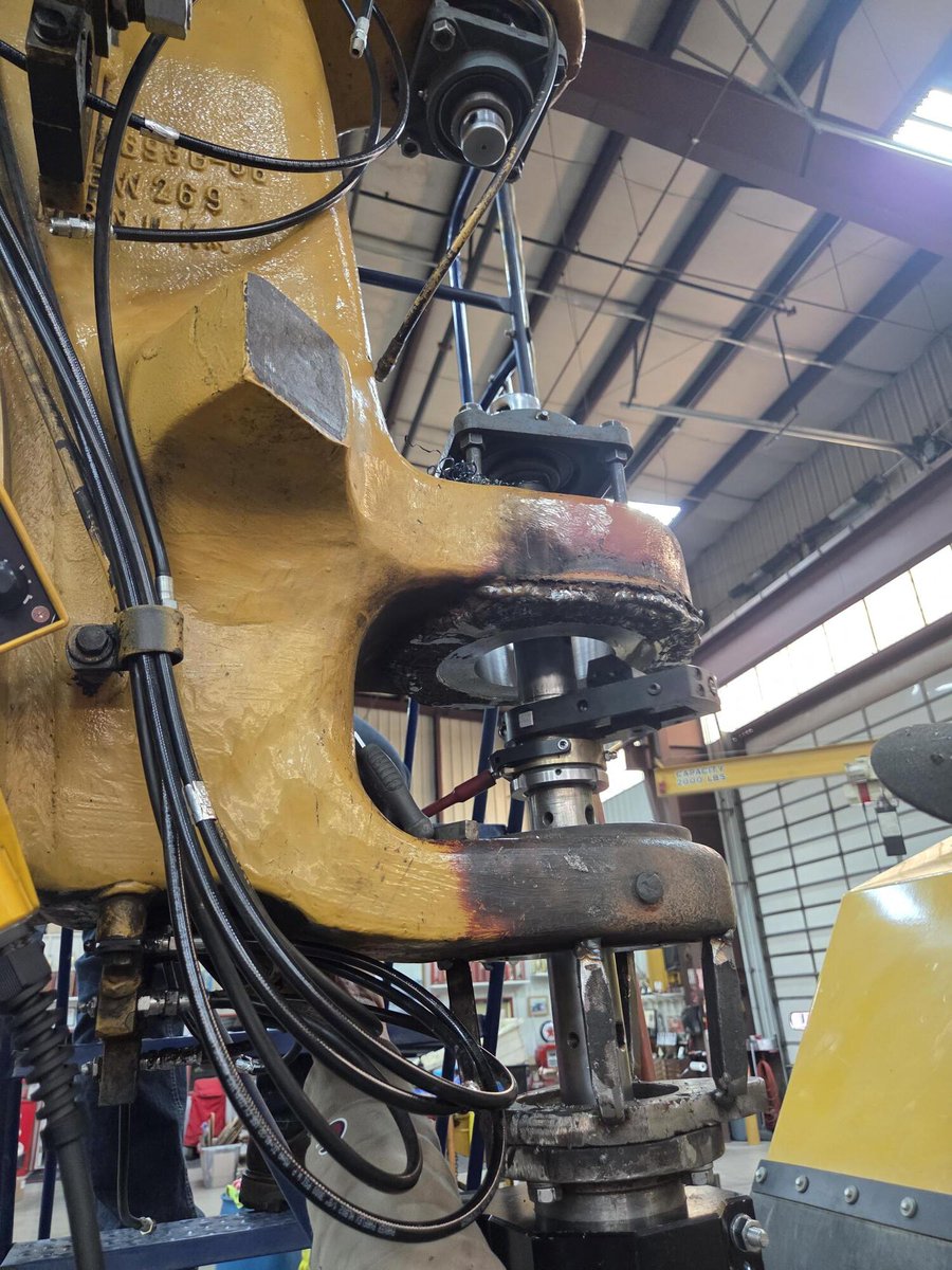 spr_tool's tweet photo. Two SPR 4-14 S2 Line Boring Machines with facing tools restoring bores on heavy construction equipment. Give our team a call to learn more about the S2 and our full line of line boring solutions.
#Superior #SPR #portablemachining #onsitemachining #lineboring #heavyequipmentrepair https://t.co/RnLAYdZOgL