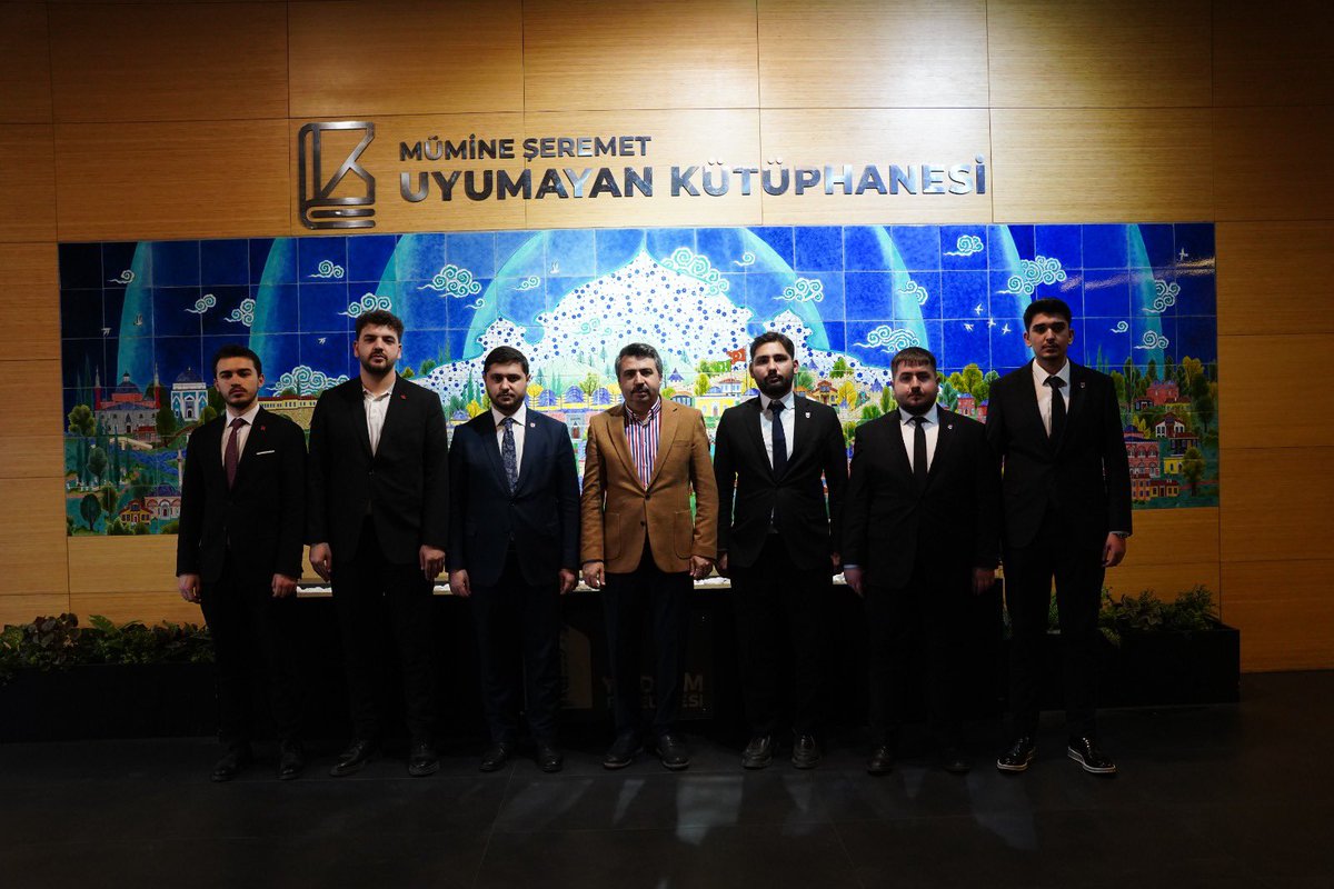 MTTBBursa's tweet photo. Genel Başkanımız Sayın Tahsin Başarı, Genel Merkez yöneticilerimiz, İl Başkanımız Cemal Yavuz Özdemir ve il yönetimimiz ile birlikte Yıldırım Belediye Başkanı Oktay Yılmaz’ı makamında ziyaret ettik. https://t.co/c5FaorzwIt