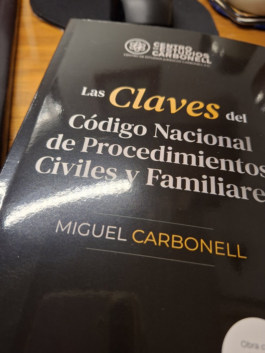 Estudiantes de derecho #SerProcesalista, para entender fácilmente de qué va el código, este es un texto recomendable. <a href="/MiguelCarbonell/">Miguel Carbonell</a>