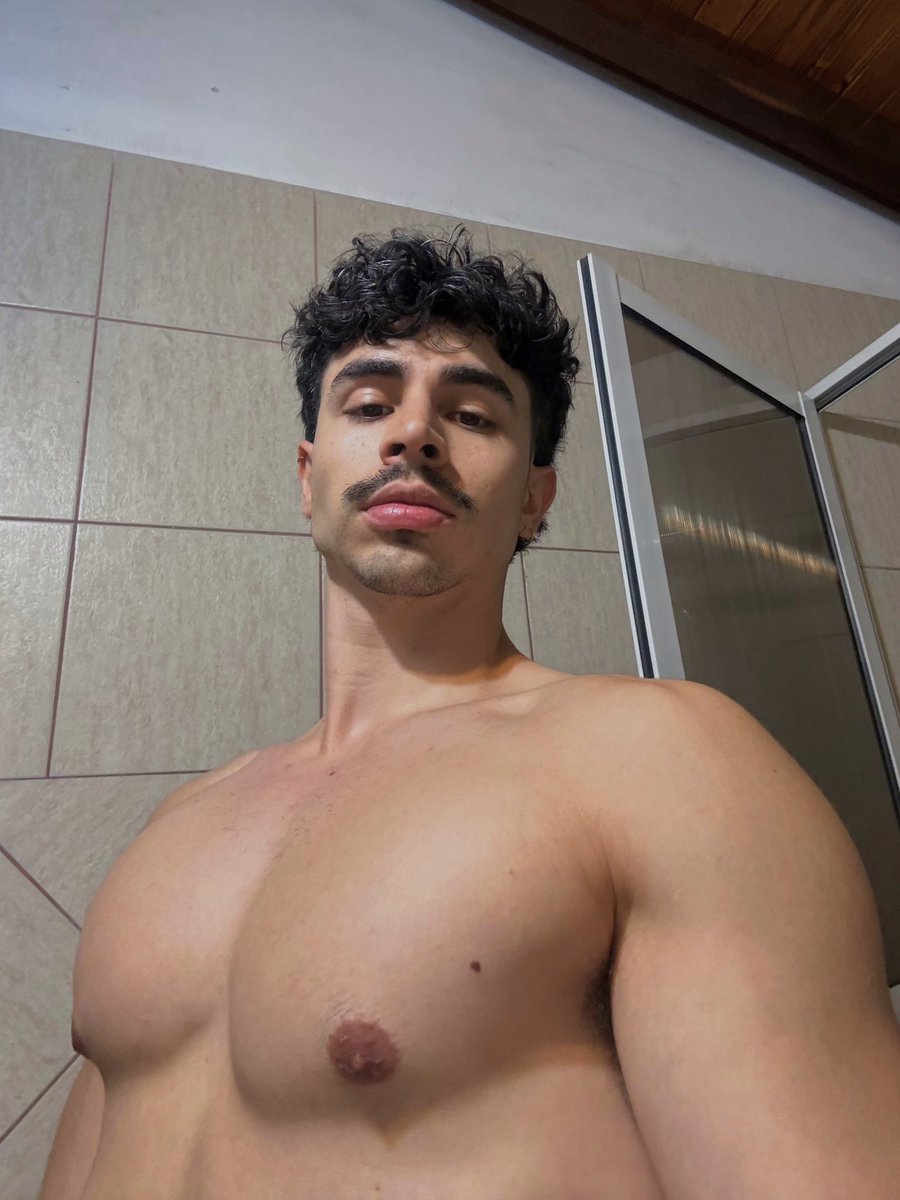 ᴀɢᴜ tweet media