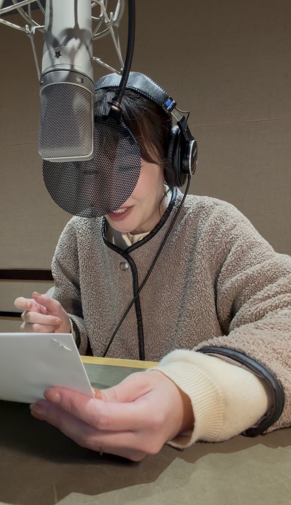 ChihiroAwatsu's tweet photo. なななななんと！
ご縁がありまして、あす放送の
ミュージックステーション(テレビ朝日)
のVO(ボイスオーバー)を、1箇所担当させていただきましたぁあ…！
たった2行分ですが、粟津の声が！声が！テレビ朝日に乗ります。
とても嬉しい経験でした。夢みたいだなあ https://t.co/54VDsfzZKw